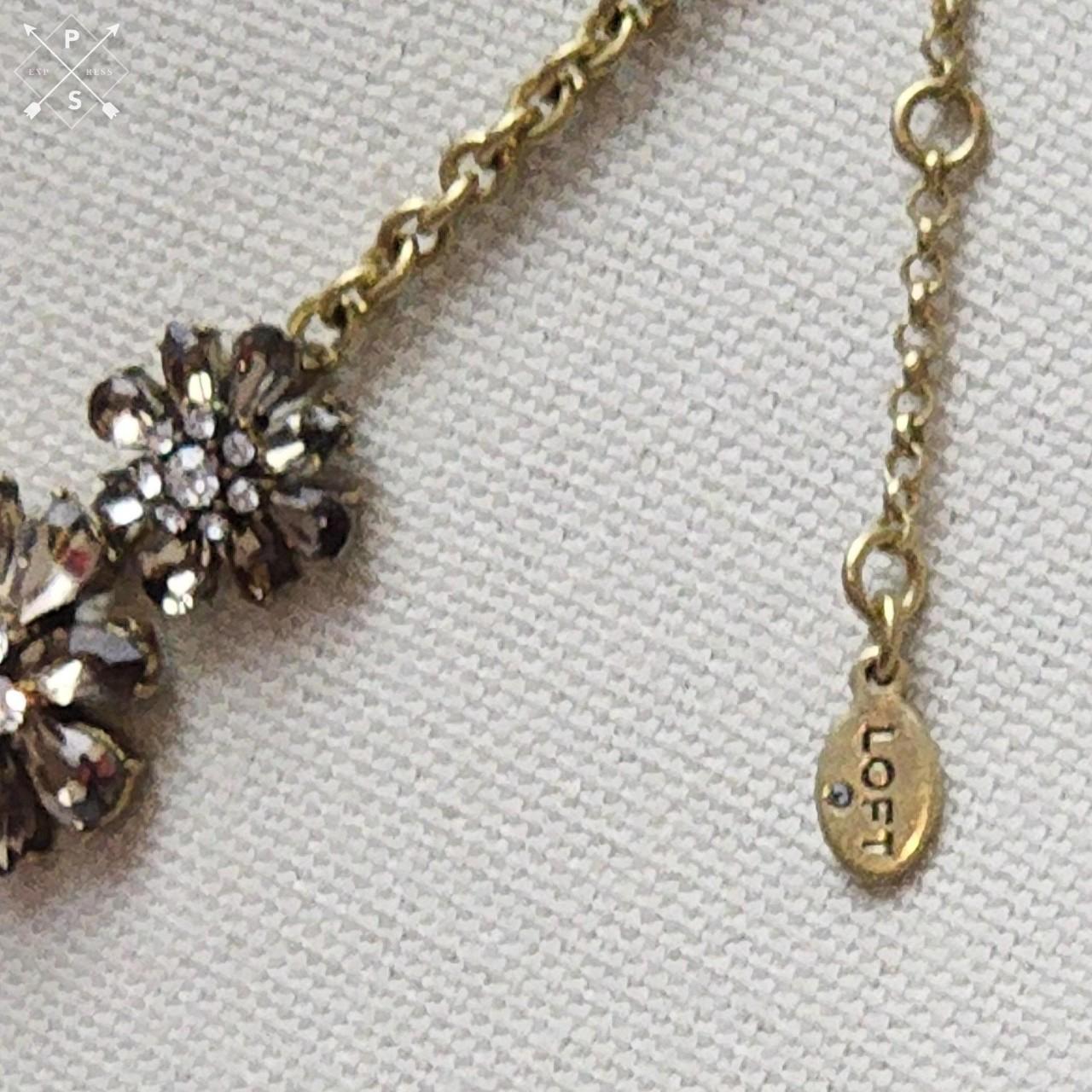 Elegant Necklace with Crystals